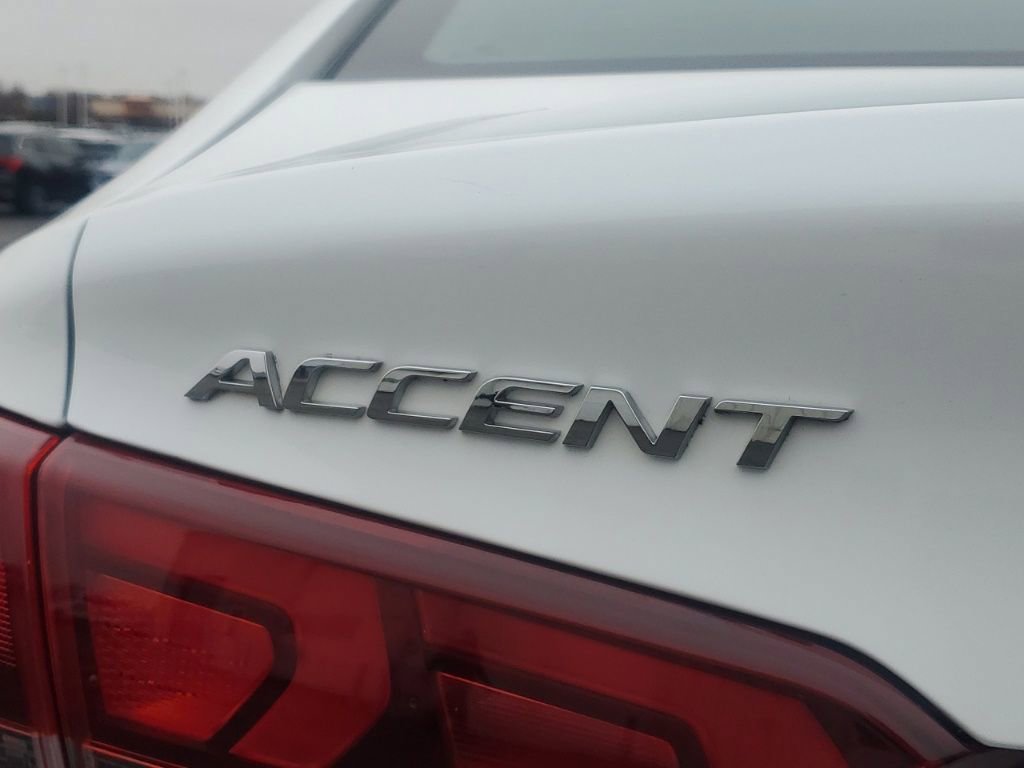 Used 2022 Hyundai Accent SE image 7