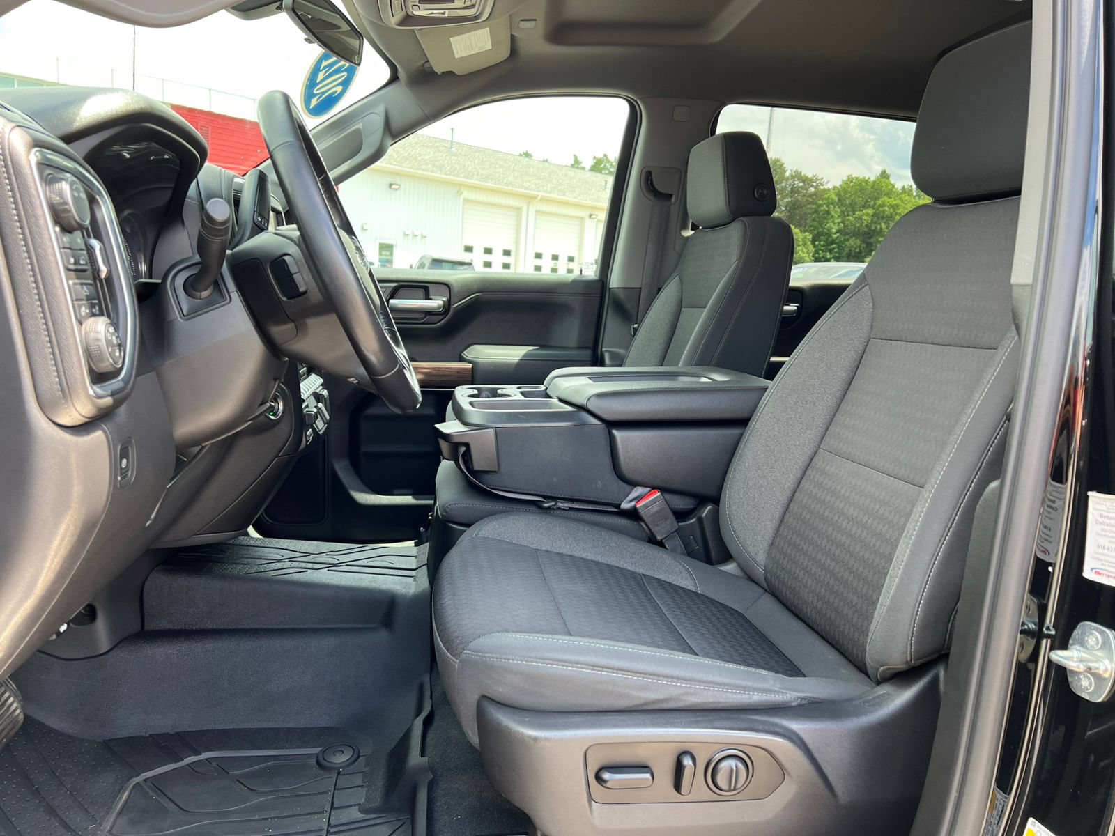 Used 2021 Chevrolet Silverado 1500 LT w/ All Star Edition Plus AWD/4WD image 3