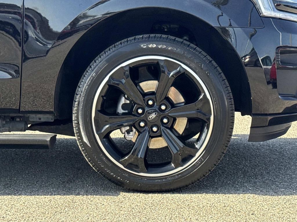 Certified 2022 Ford Expedition Limited image 31