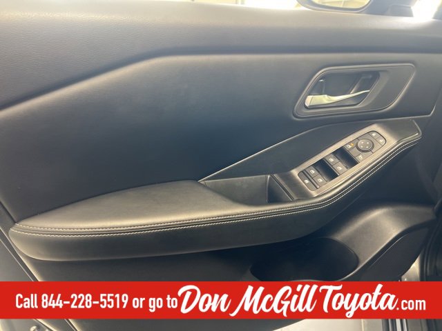 Used 2024 Nissan Rogue SV image 14