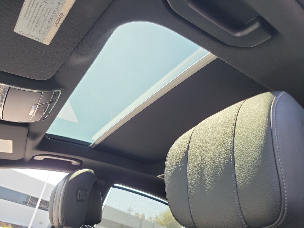 Used 2016 Mercedes-Benz S 550 Sedan image 32