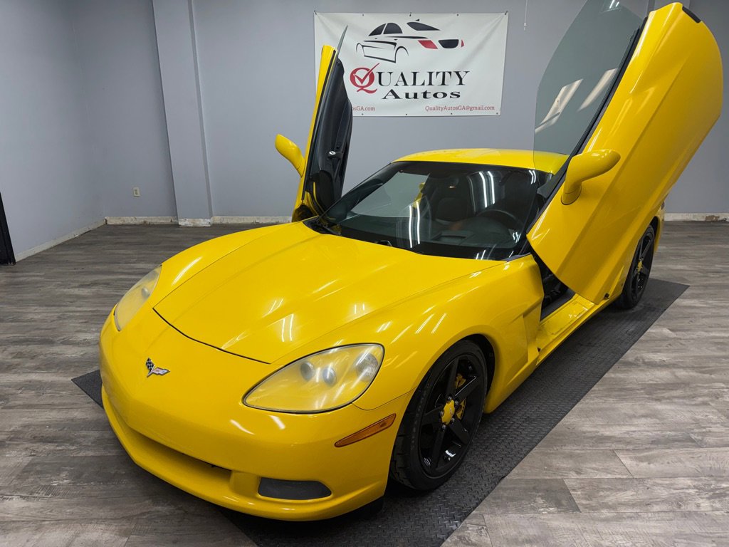Used 2007 Chevrolet Corvette Coupe w/ Preferred Equipment Group RWD image 1
