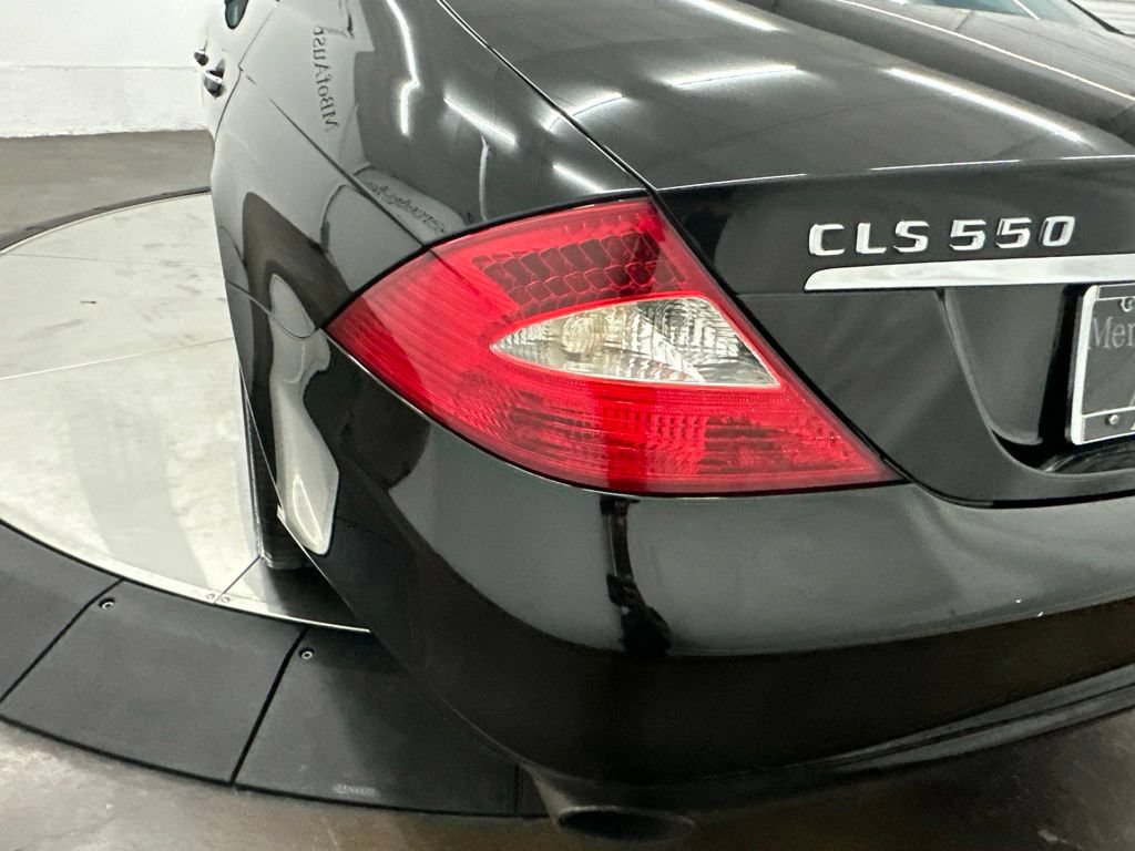 Used 2007 Mercedes-Benz CLS 550 image 11