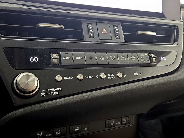 Used 2025 Lexus ES 300h w/ Premium Package FWD image 19