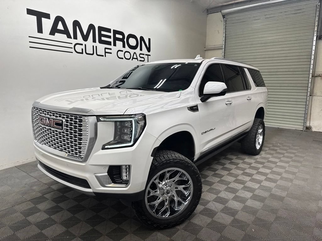 Used 2022 GMC Yukon XL Denali AWD/4WD image 2