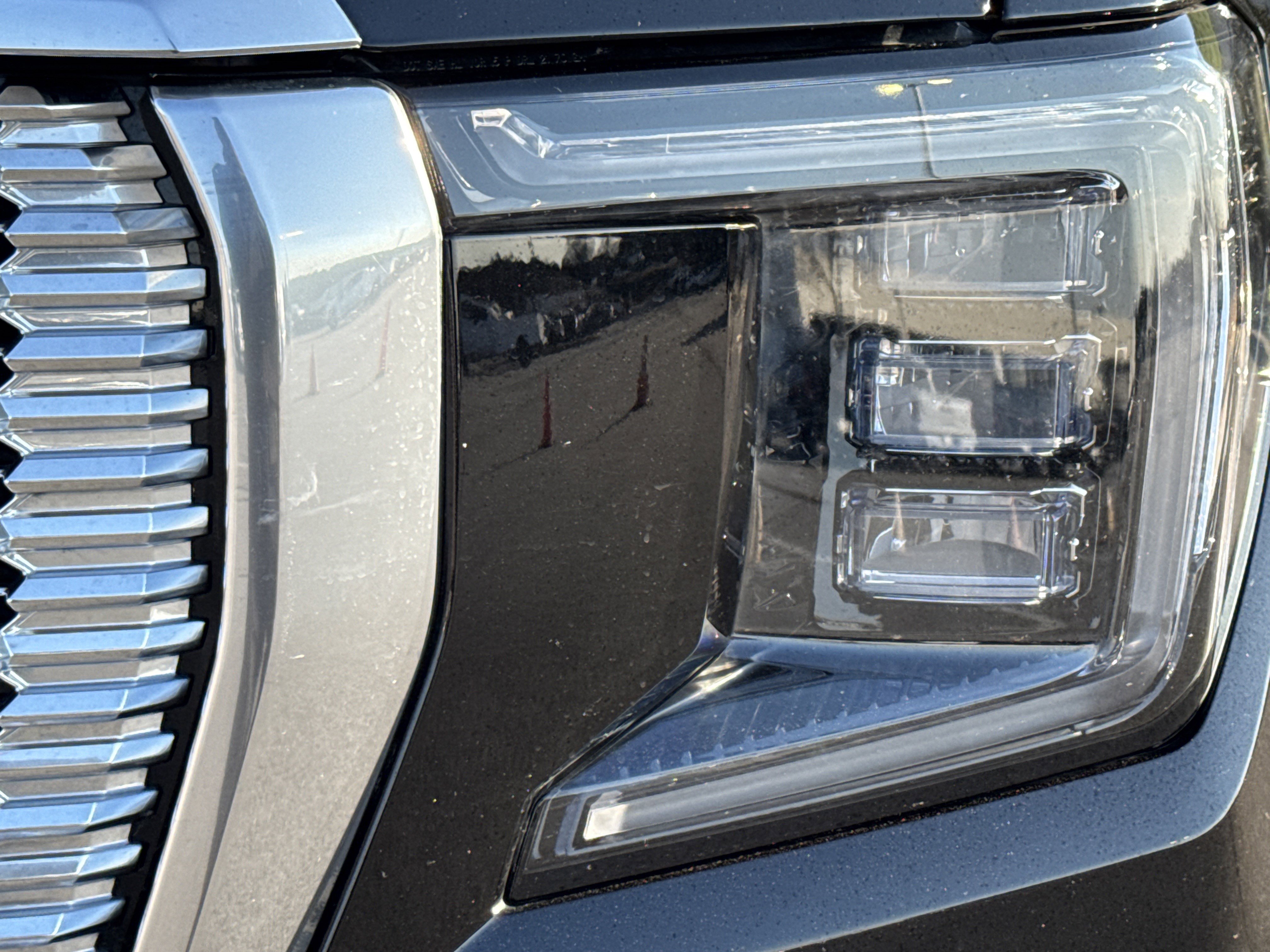 Used 2024 GMC Yukon Denali w/ Advanced Technology Package image 5