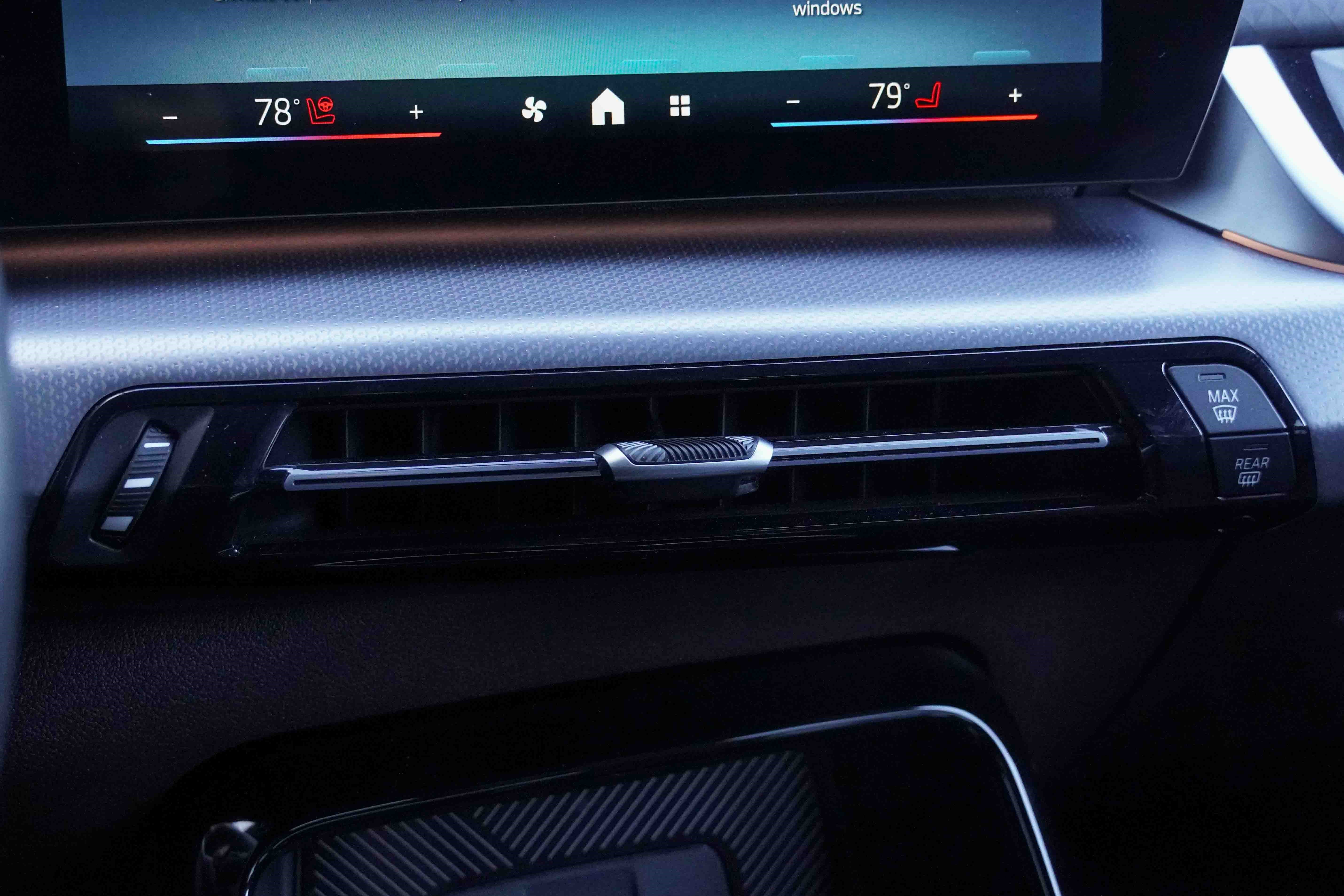 Certified 2025 BMW X2 M35i image 28