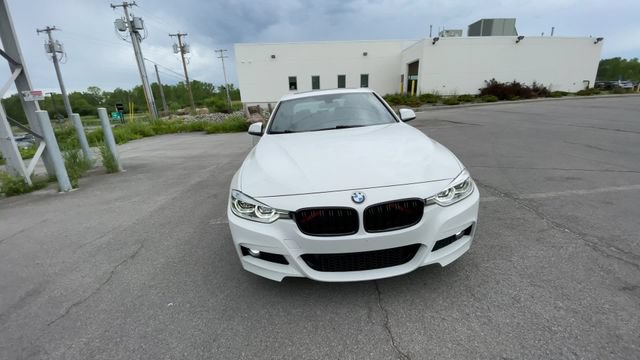 Used 2018 BMW 330i xDrive Sedan AWD/4WD image 3