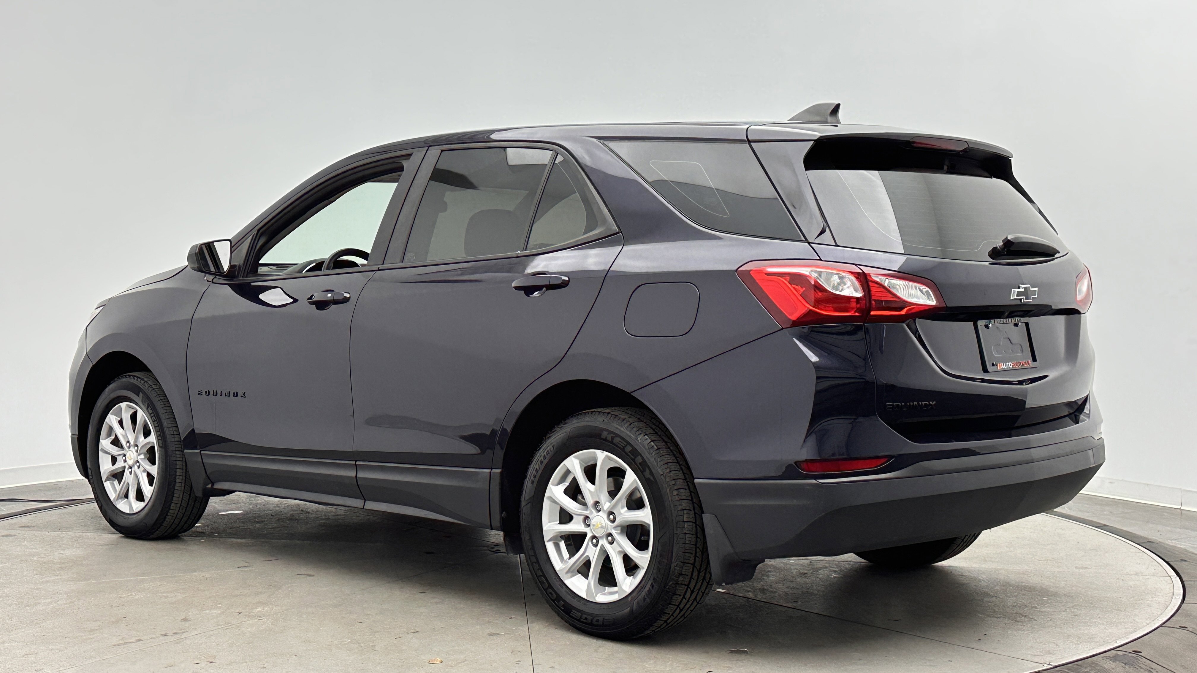 Used 2021 Chevrolet Equinox LS w/ LPO, Blackout Package image 4