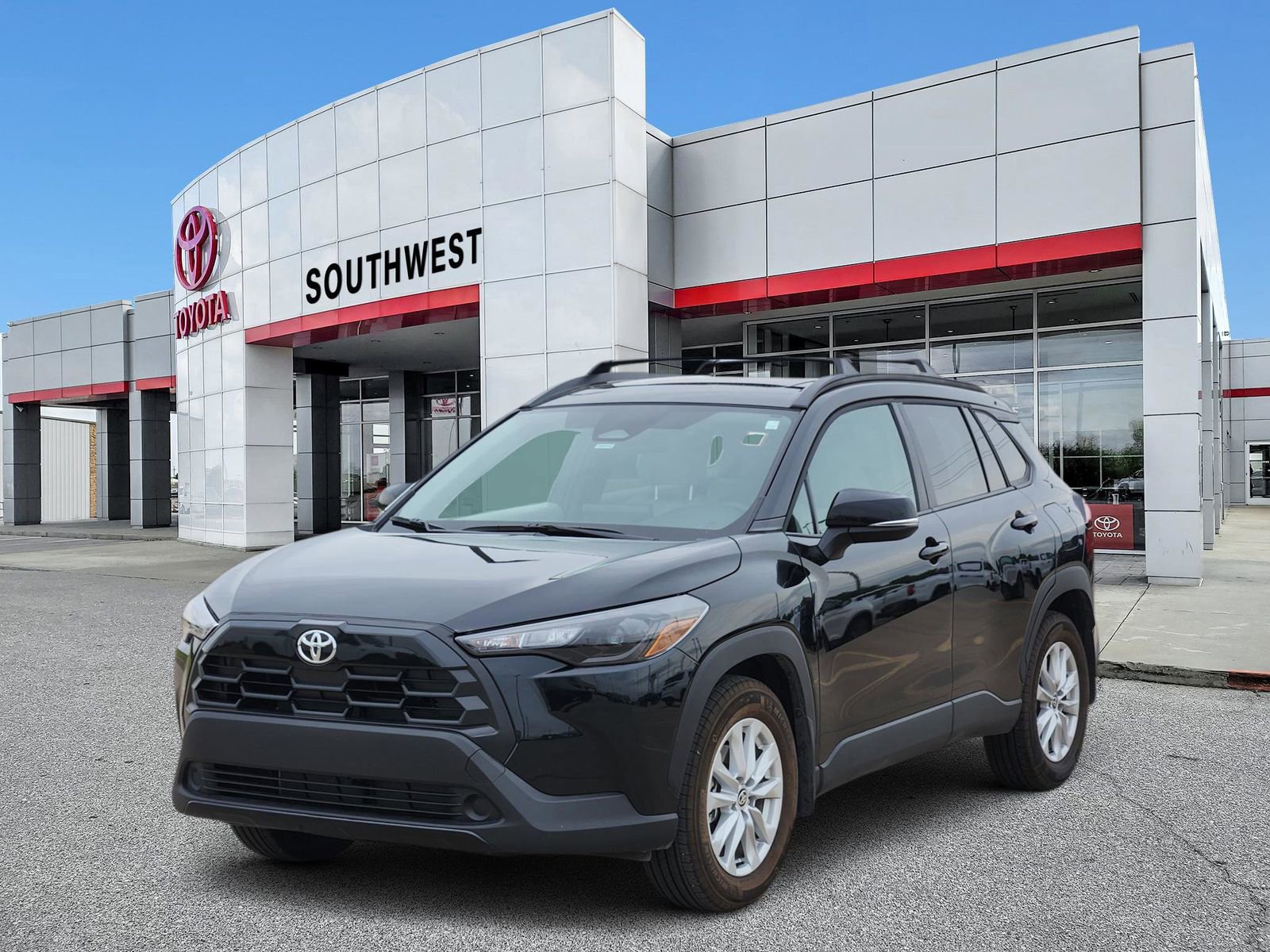 Used 2026 Toyota Corolla Cross LE w/ Moonroof Package FWD image 2