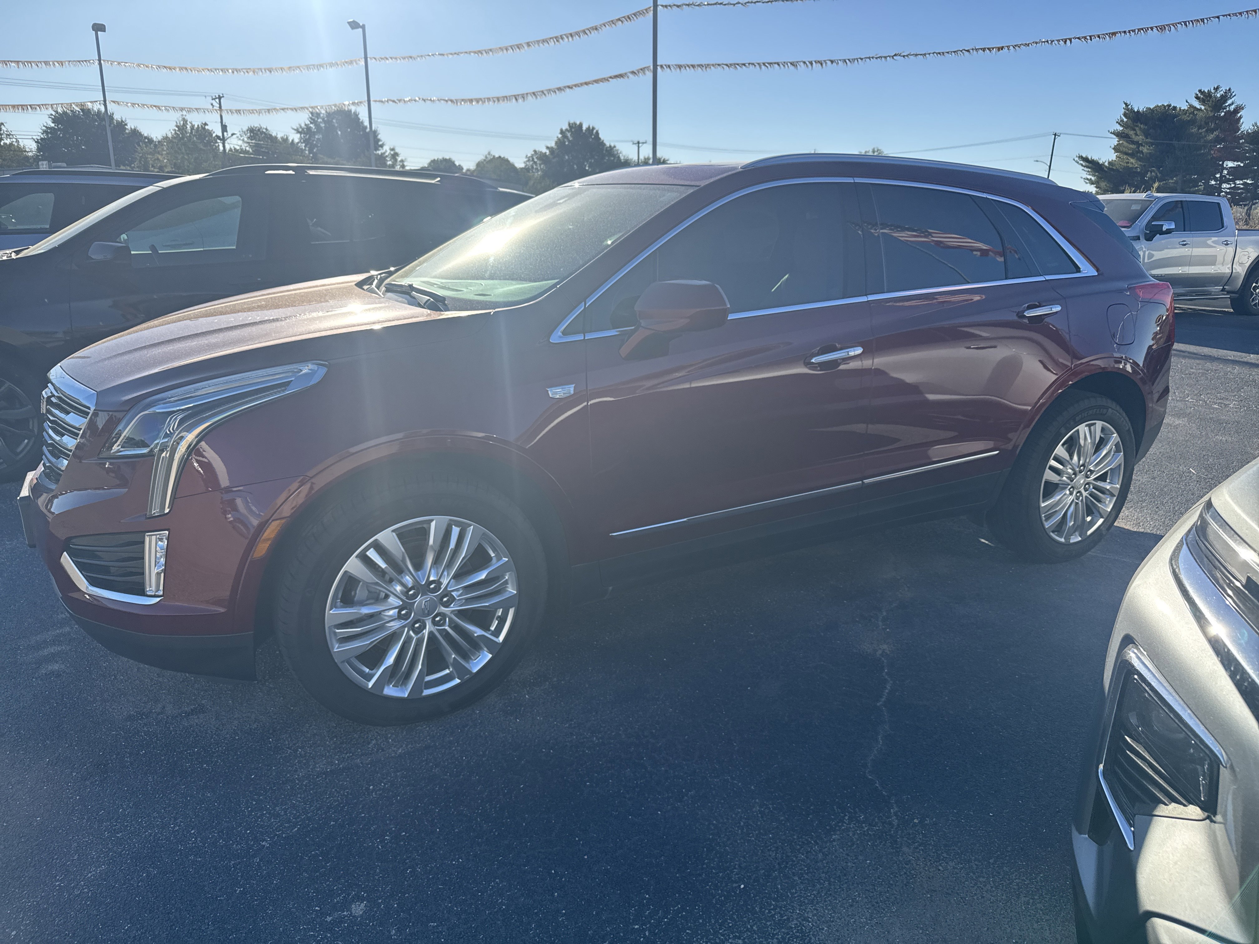 Used 2017 Cadillac XT5 Premium Luxury image 2