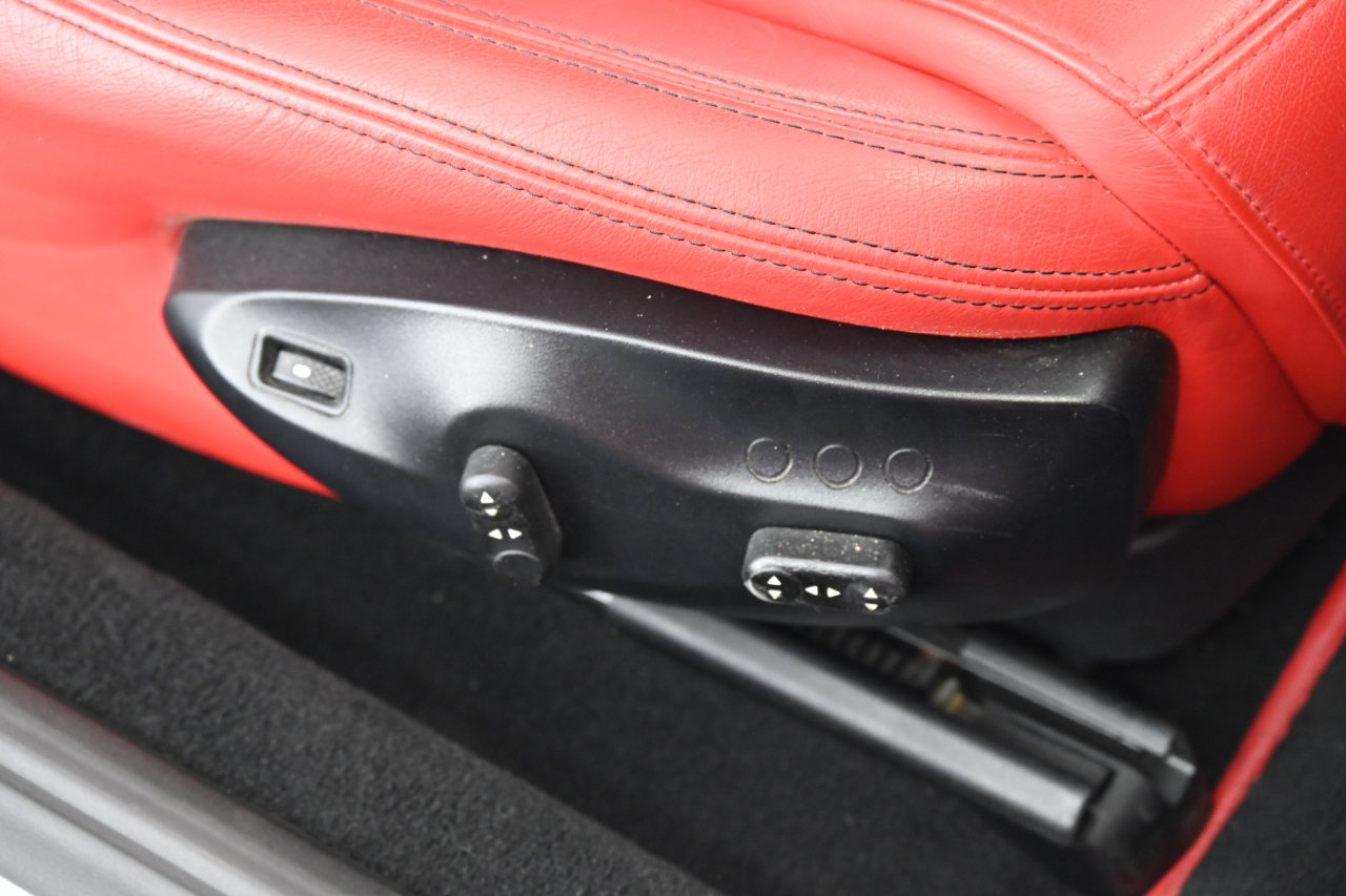 Used 2014 Maserati GranTurismo Sport image 22