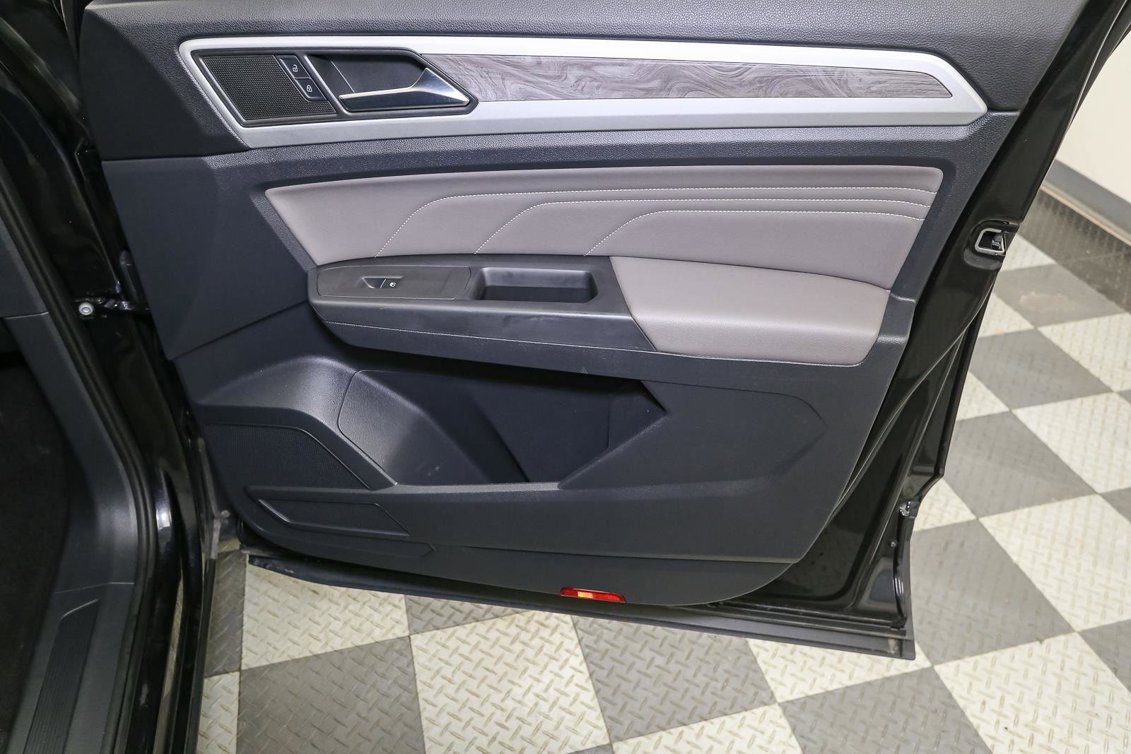 Certified 2023 Volkswagen Atlas Cross Sport SE image 21