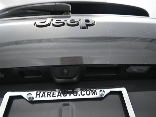 Used 2025 Jeep Grand Cherokee L Limited w/ Black Appearance Package image 27