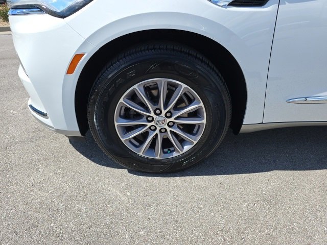 Used 2024 Buick Enclave Essence w/ Technology Package image 9