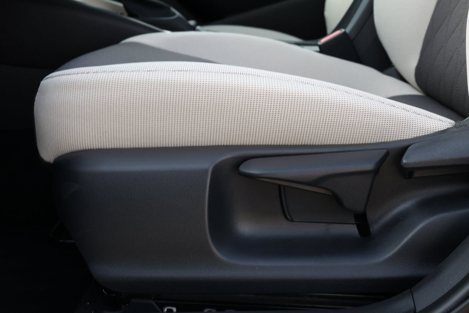 Used 2024 Toyota Corolla LE image 25