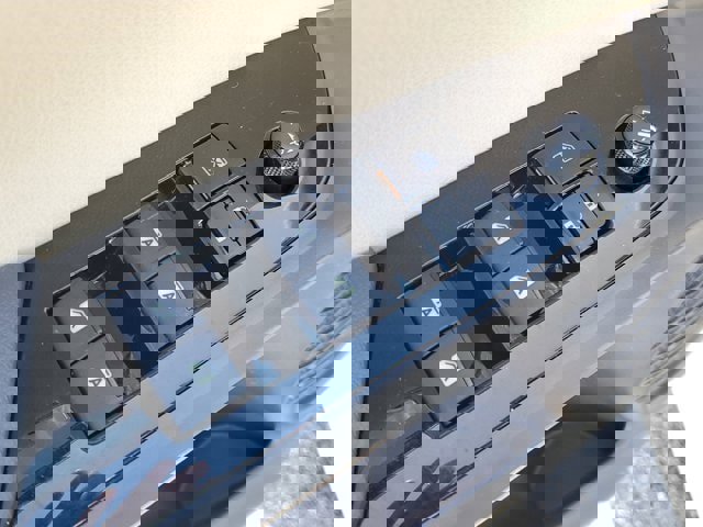 Used 2017 Toyota Prius Four image 14