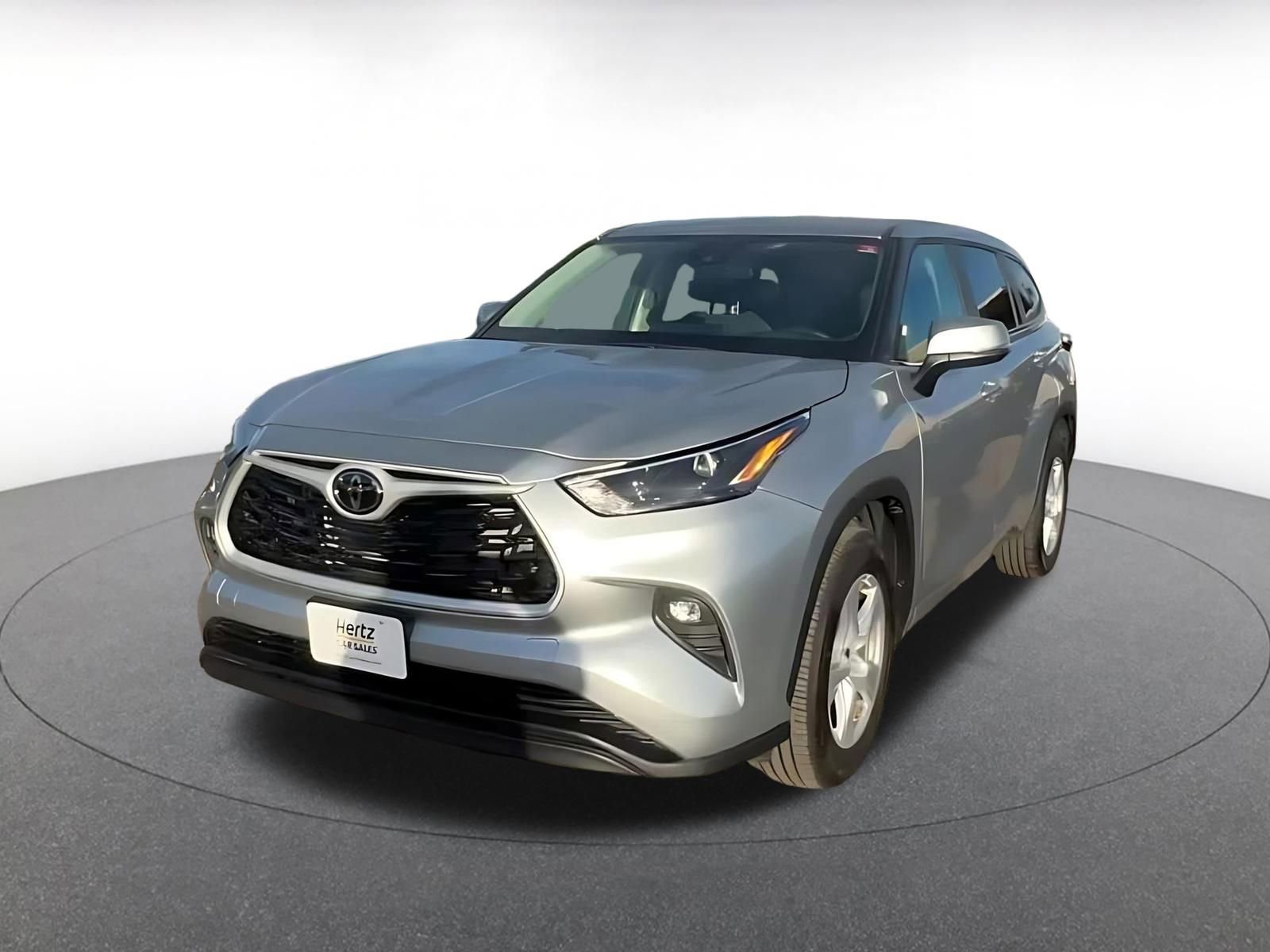 Used 2025 Toyota Highlander LE image 7