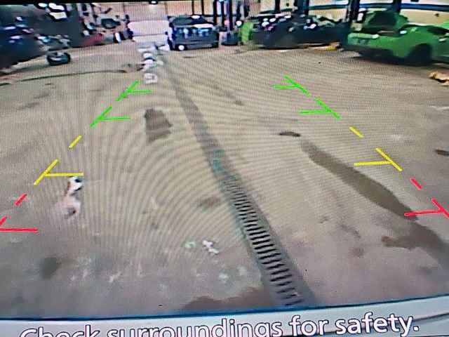 Used 2018 Nissan Rogue SV image 15