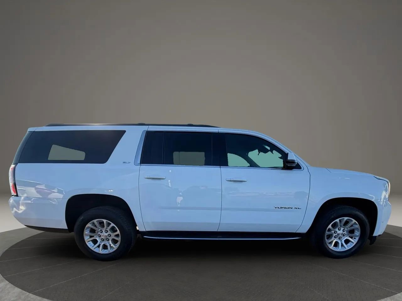 Used 2019 GMC Yukon XL SLT w/ Open Road Package image 7