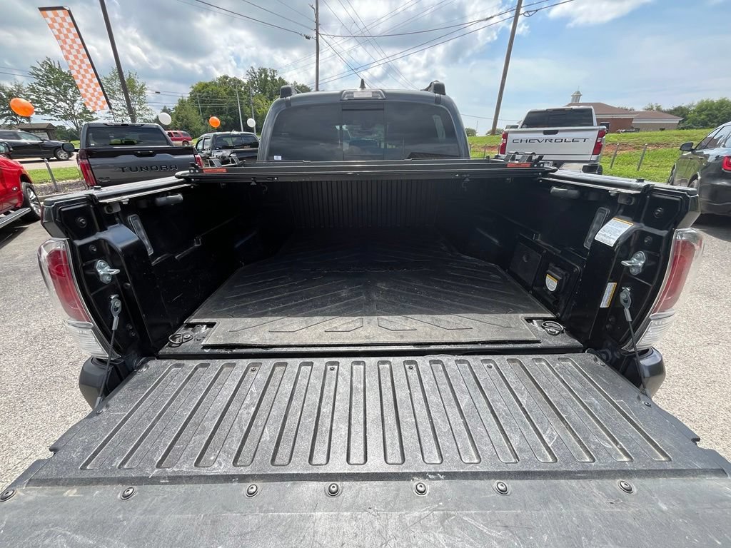 Used 2021 Toyota Tacoma TRD Sport AWD/4WD image 31