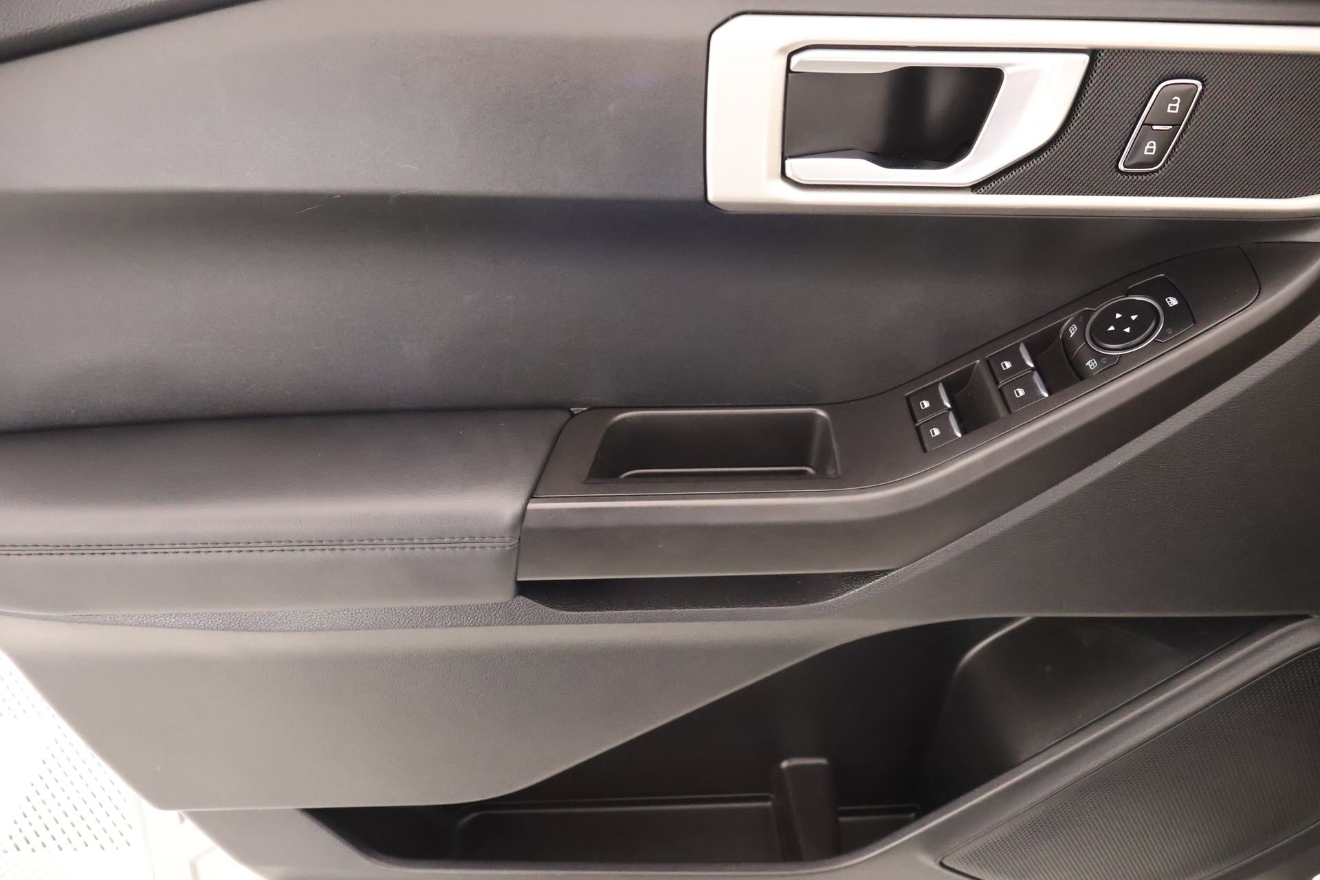 Used 2023 Ford Explorer 4WD image 15