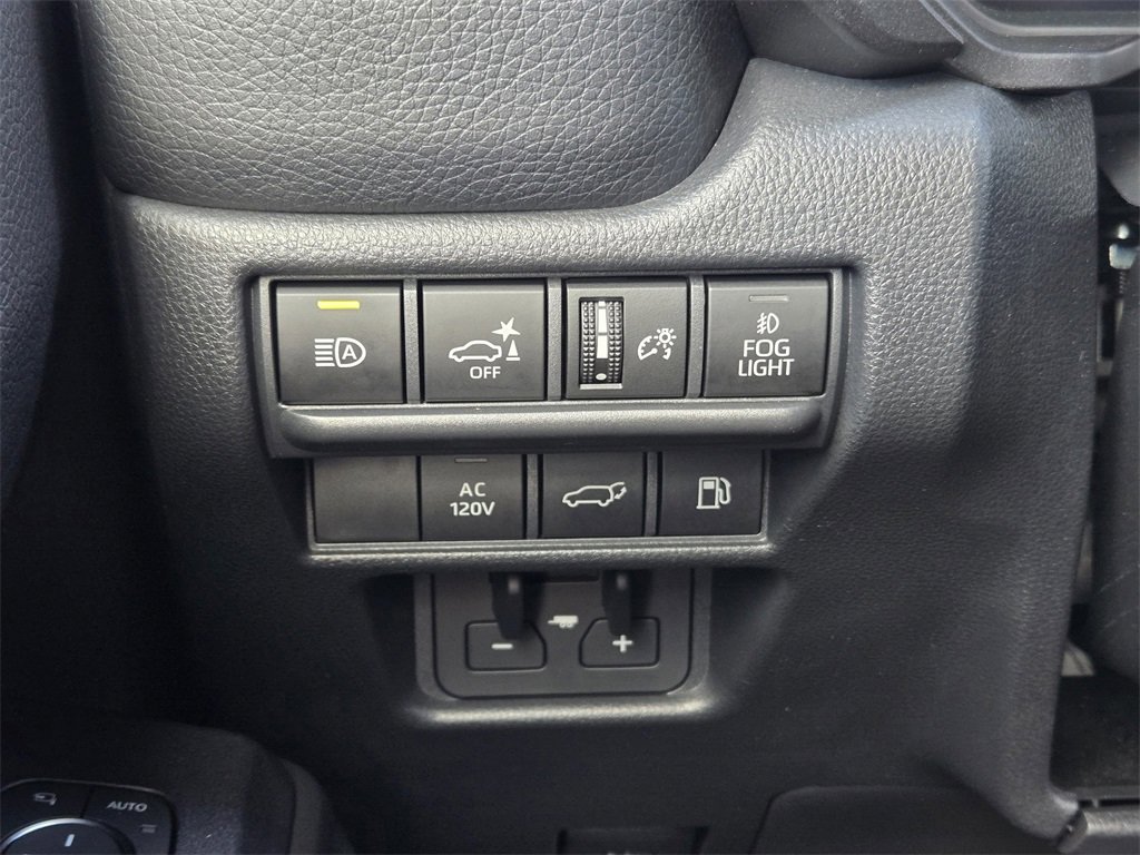 Used 2025 Toyota Land Cruiser image 25