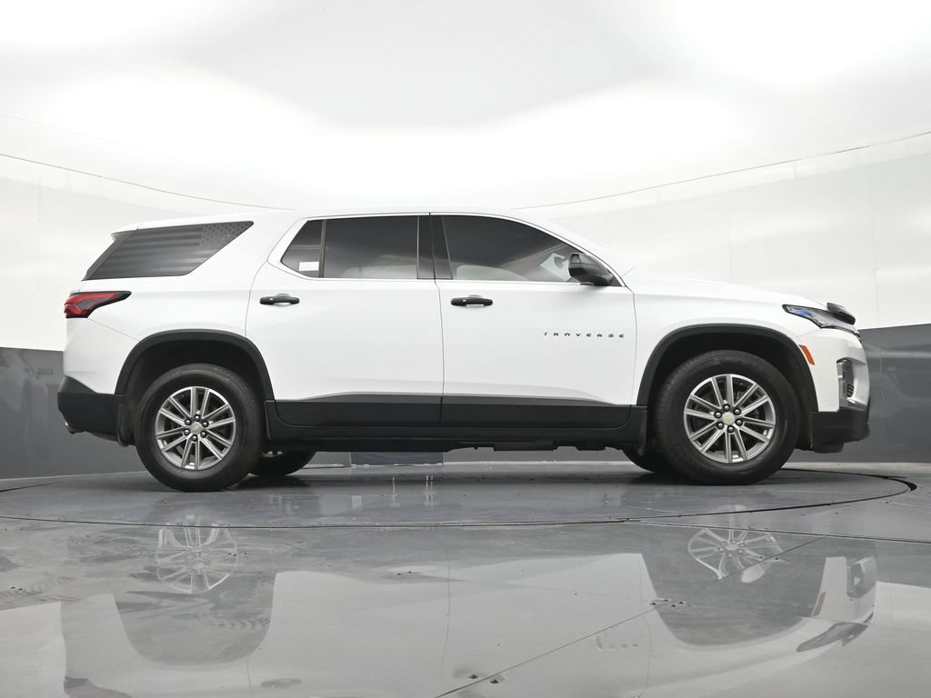 Used 2023 Chevrolet Traverse LS FWD image 29