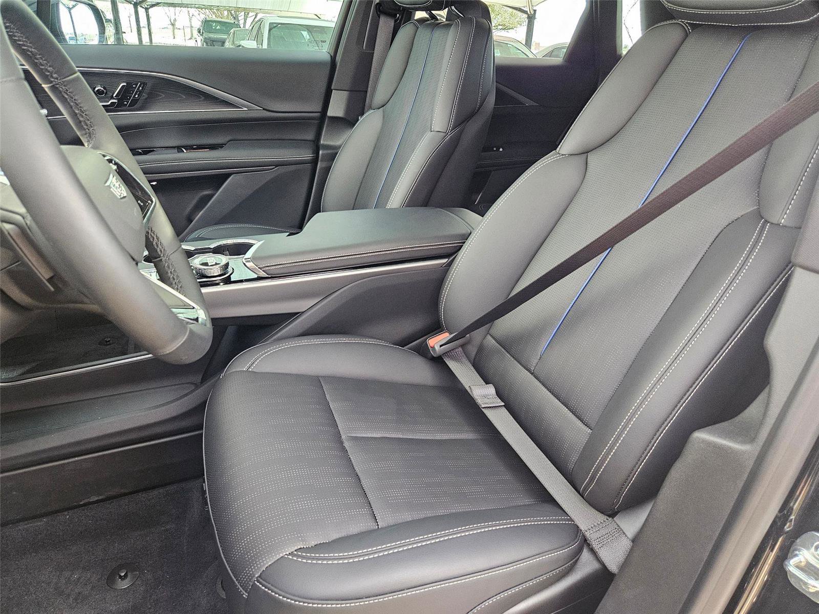 New 2025 Cadillac Lyriq Sport w/ LPO, Floor Liner Package AWD/4WD image 11