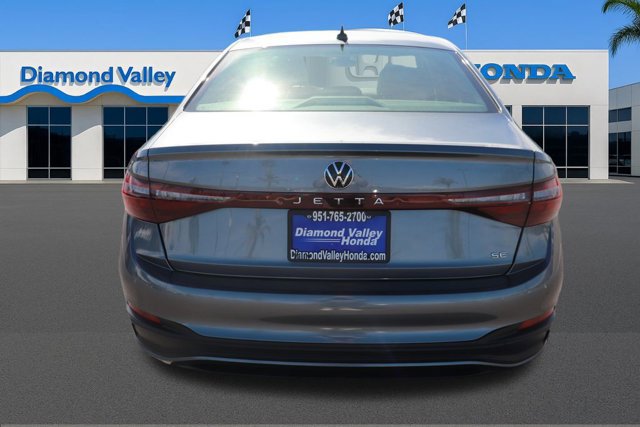 Used 2025 Volkswagen Jetta SE image 5
