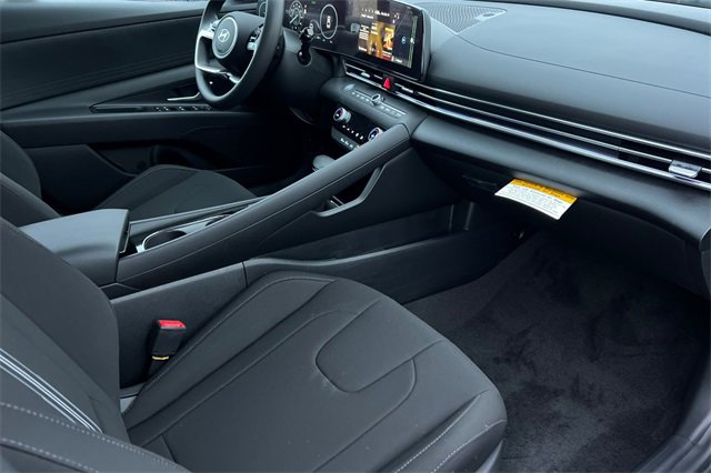 New 2024 Hyundai Elantra Blue image 15