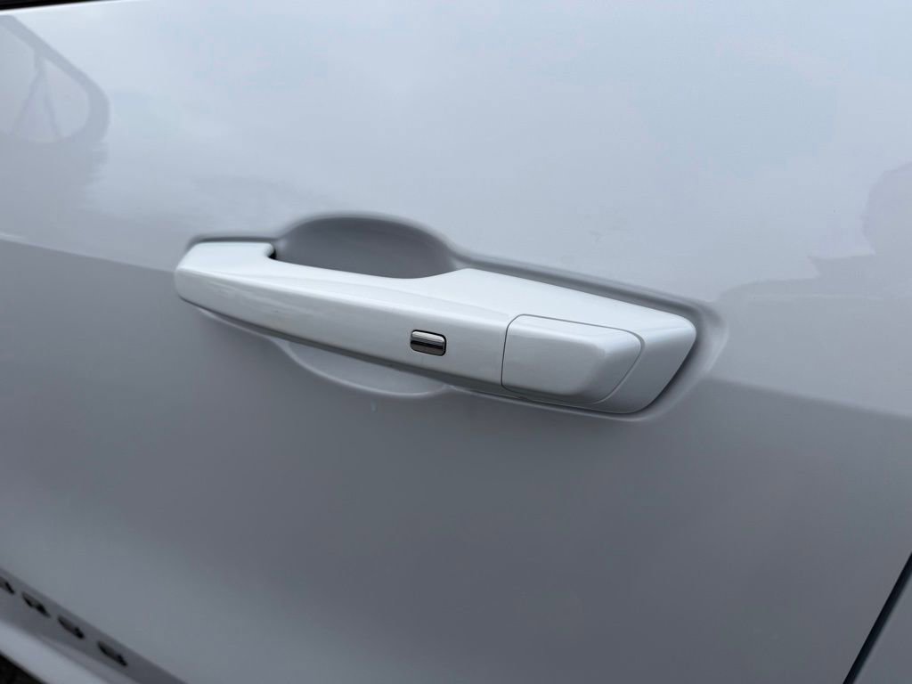 New 2026 Chevrolet Traverse Z71 w/ Driver Confidence Package AWD/4WD image 15