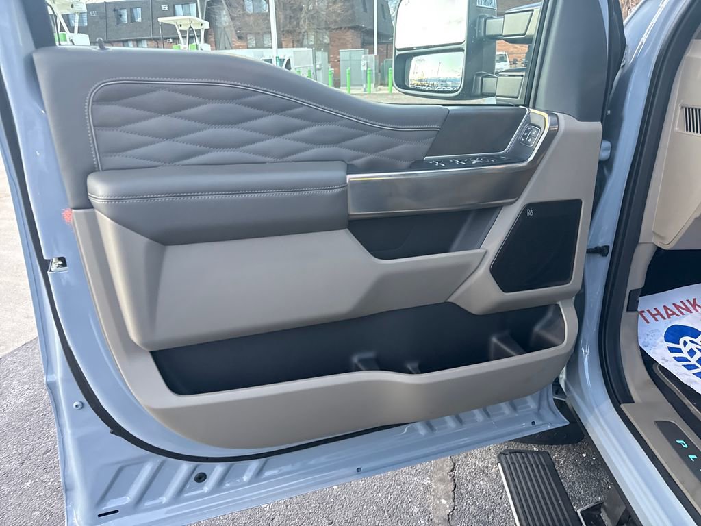 Used 2025 Ford F350 Platinum w/ Platinum Plus Package image 35