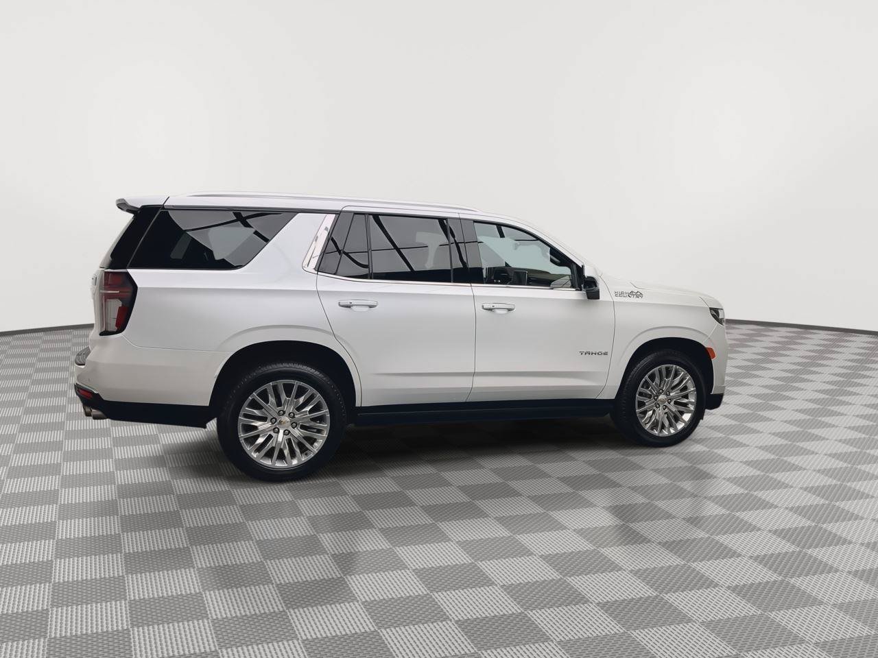 Certified 2023 Chevrolet Tahoe High Country w/ Premium Package AWD/4WD image 46