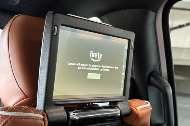 New 2026 Chrysler Pacifica Pinnacle image 12