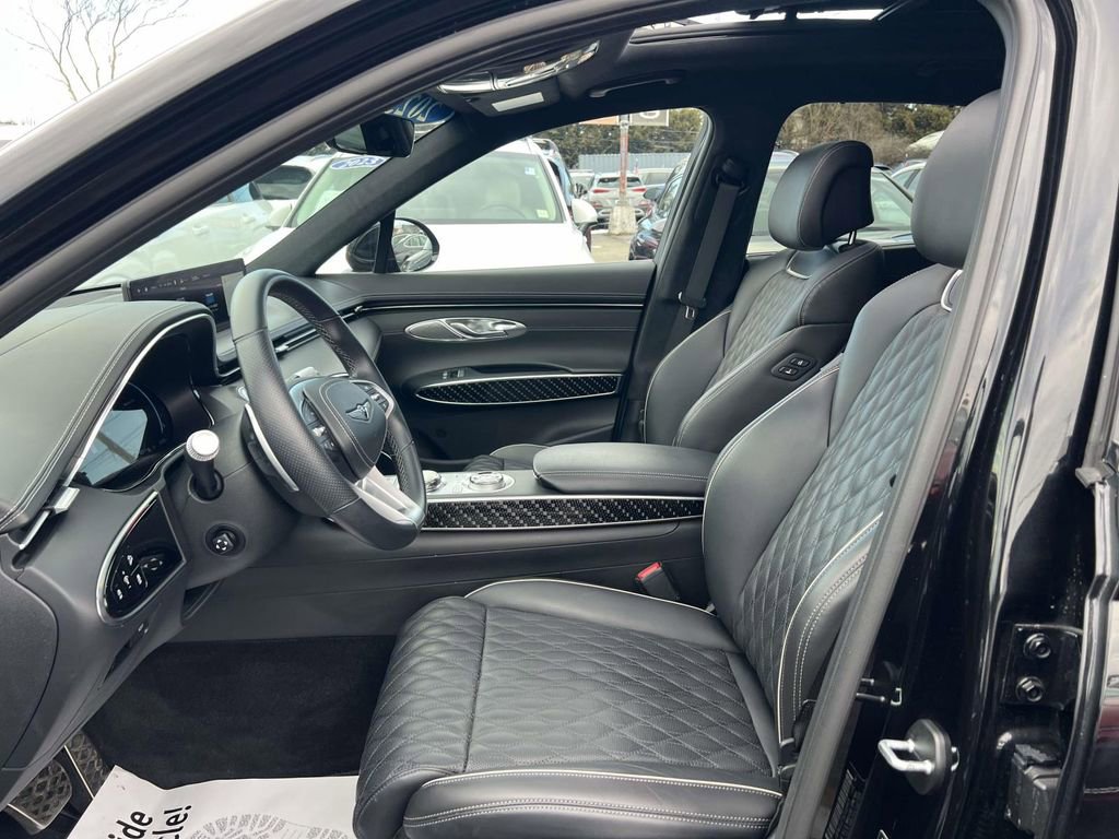 Used 2023 Genesis GV70 3.5T Sport w/ Sport Prestige Package image 11