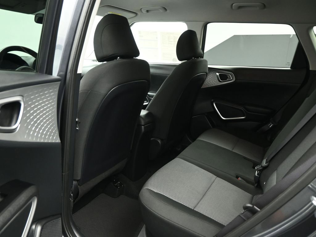 Used 2023 Kia Soul LX w/ Option Group 015 FWD image 18