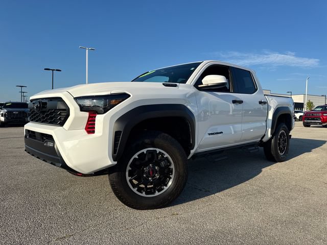 Used 2025 Toyota Tacoma TRD Off-Road AWD/4WD image 1