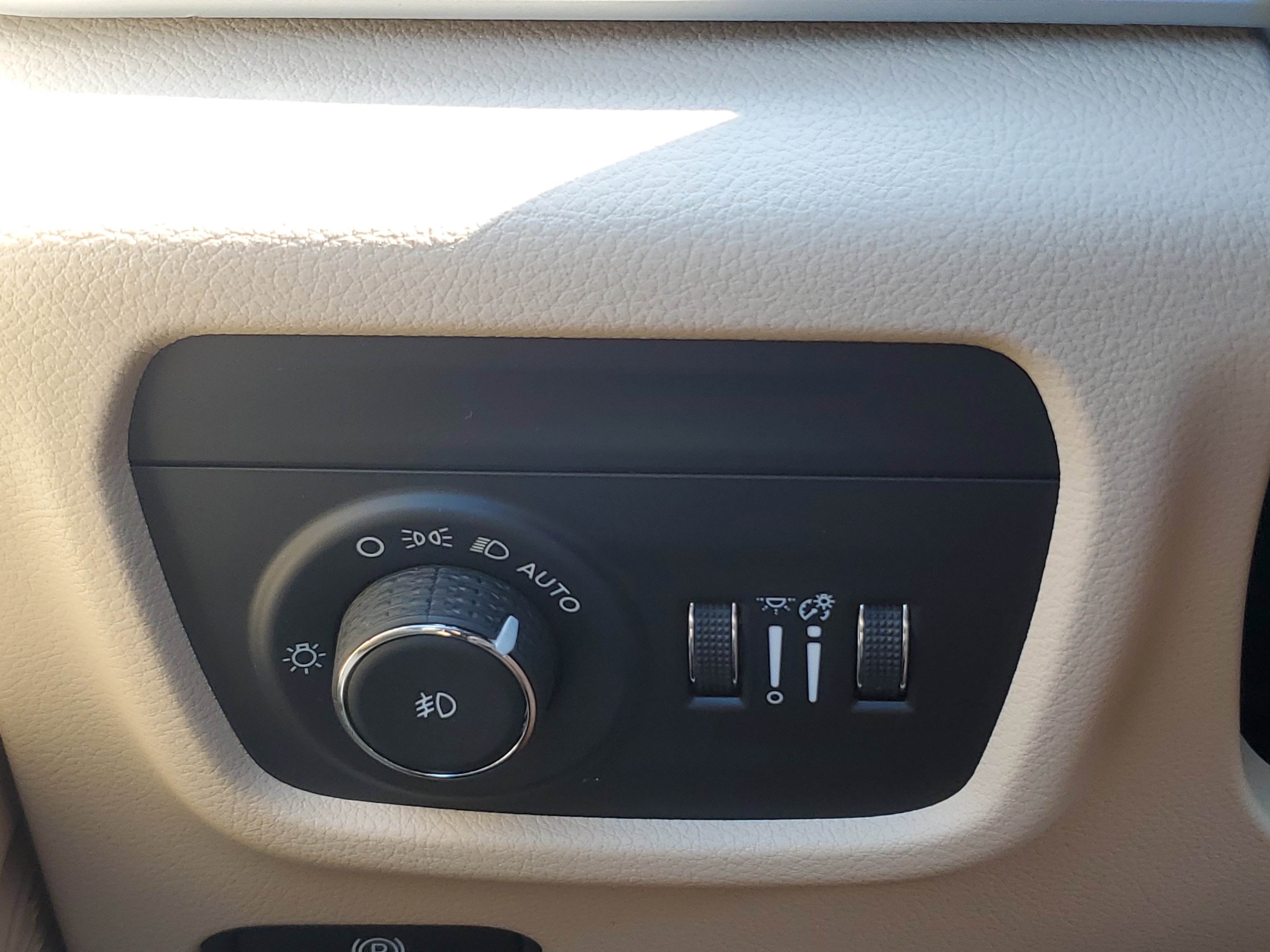 New 2025 Jeep Grand Cherokee L Limited w/ Luxury Tech Group II image 21