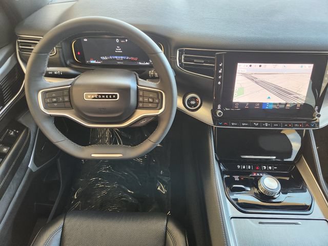 Used 2025 Jeep Wagoneer L Series II AWD/4WD image 27