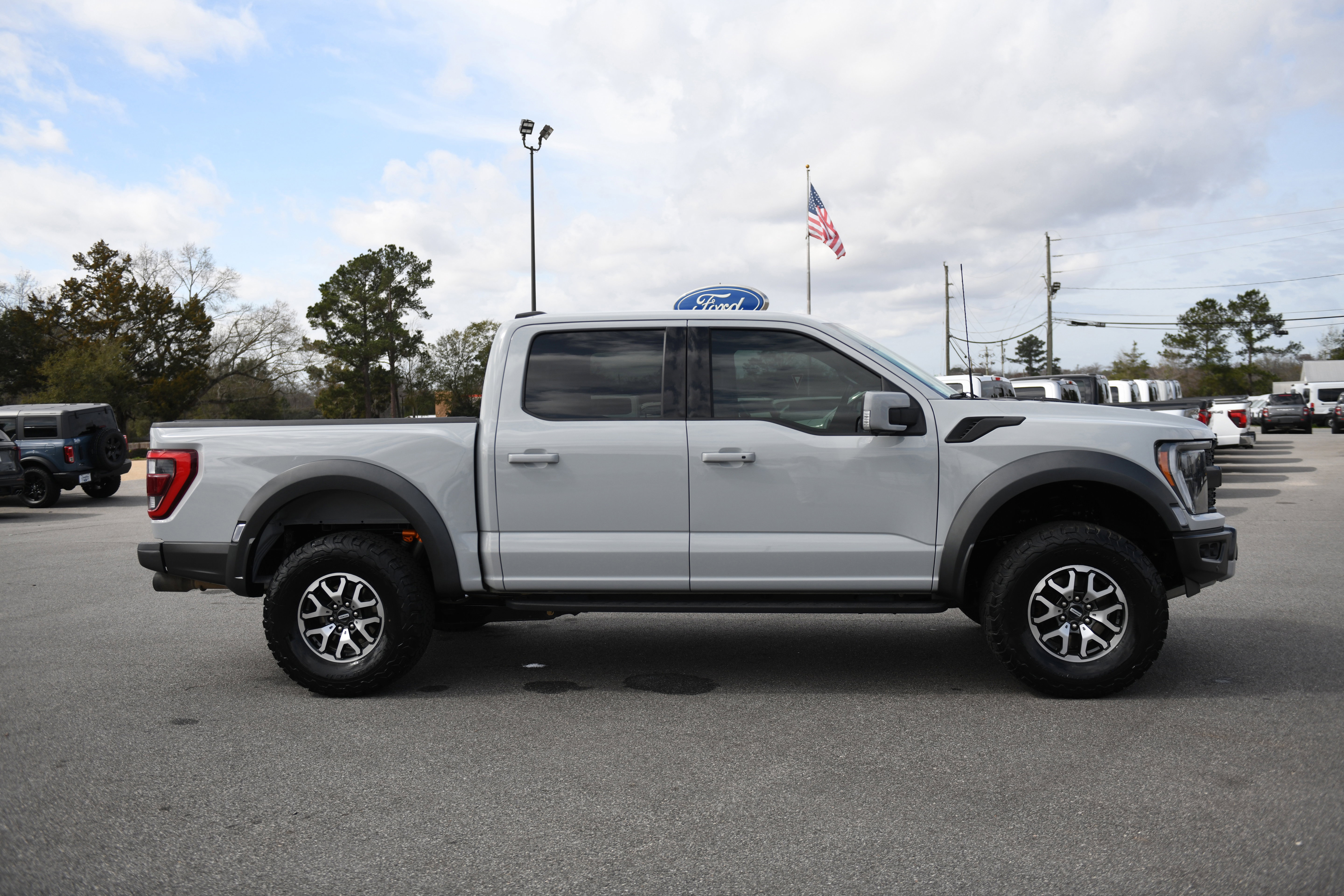 Used 2023 Ford F150 Raptor image 1
