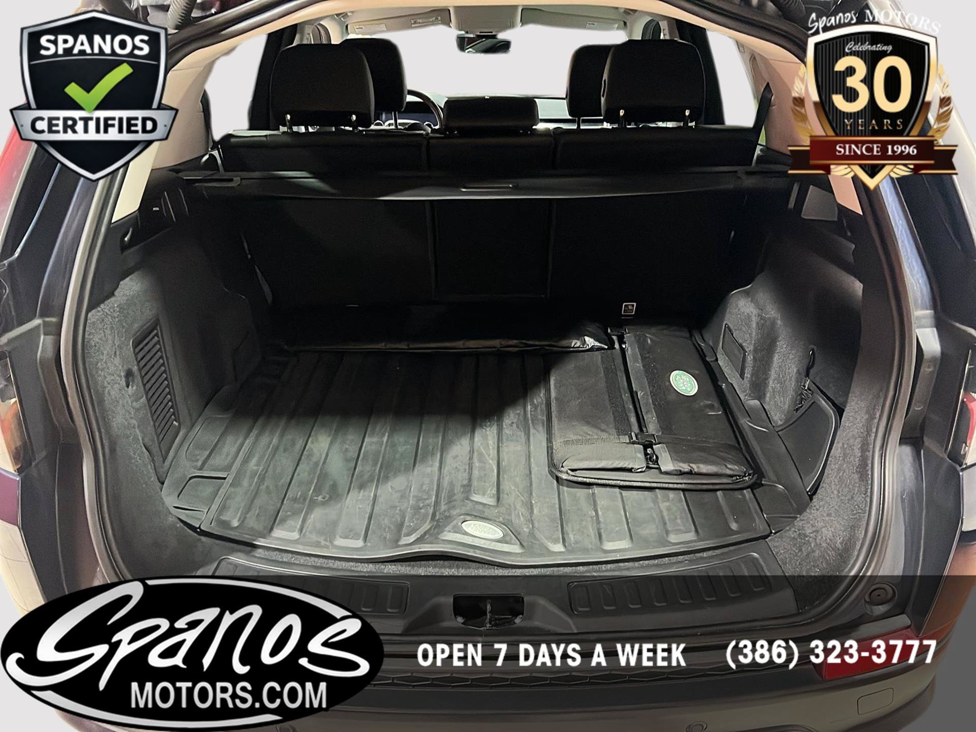Used 2020 Land Rover Discovery Sport SE AWD/4WD image 6