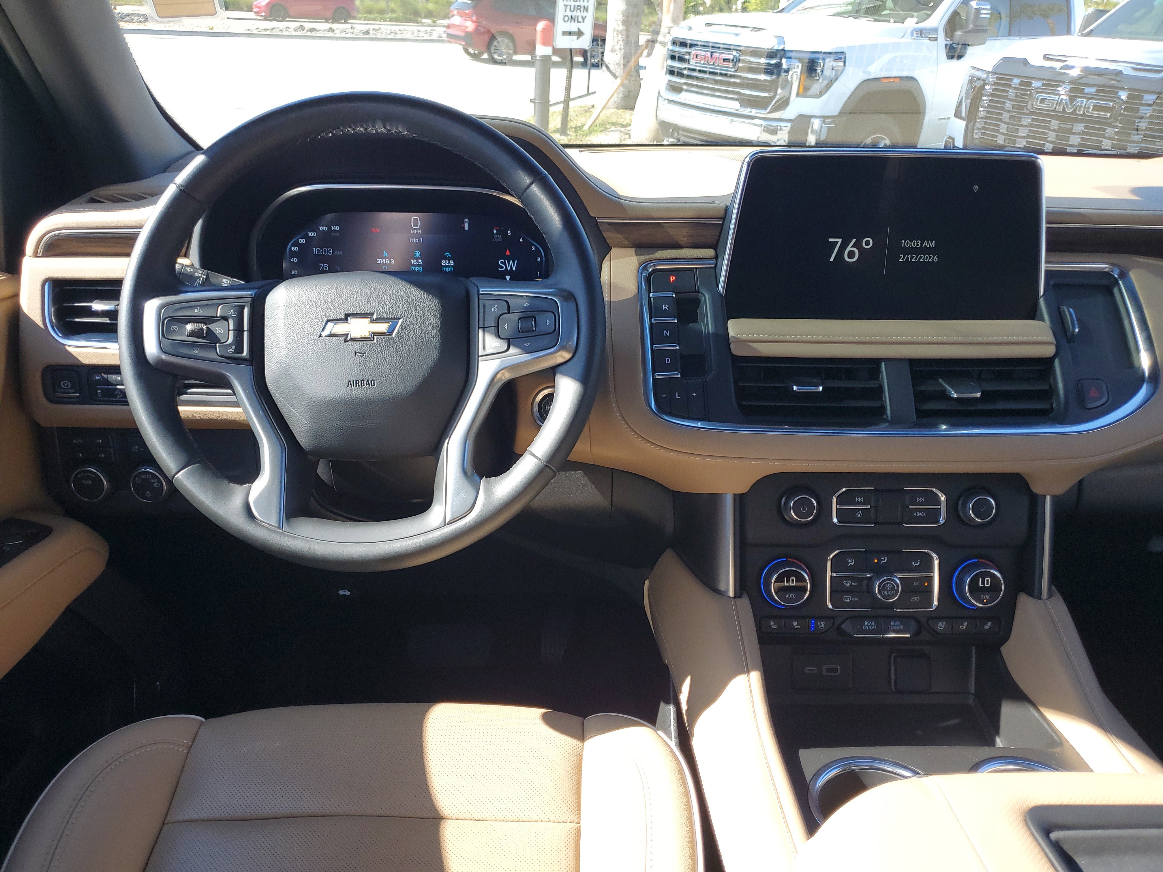 Used 2024 Chevrolet Suburban Premier image 25