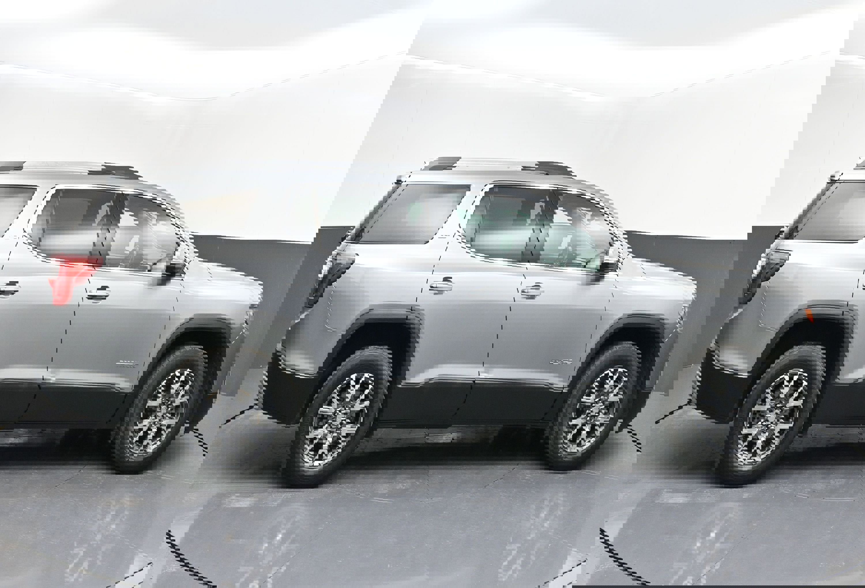 Used 2023 GMC Acadia SLT w/ Technology Package image 8