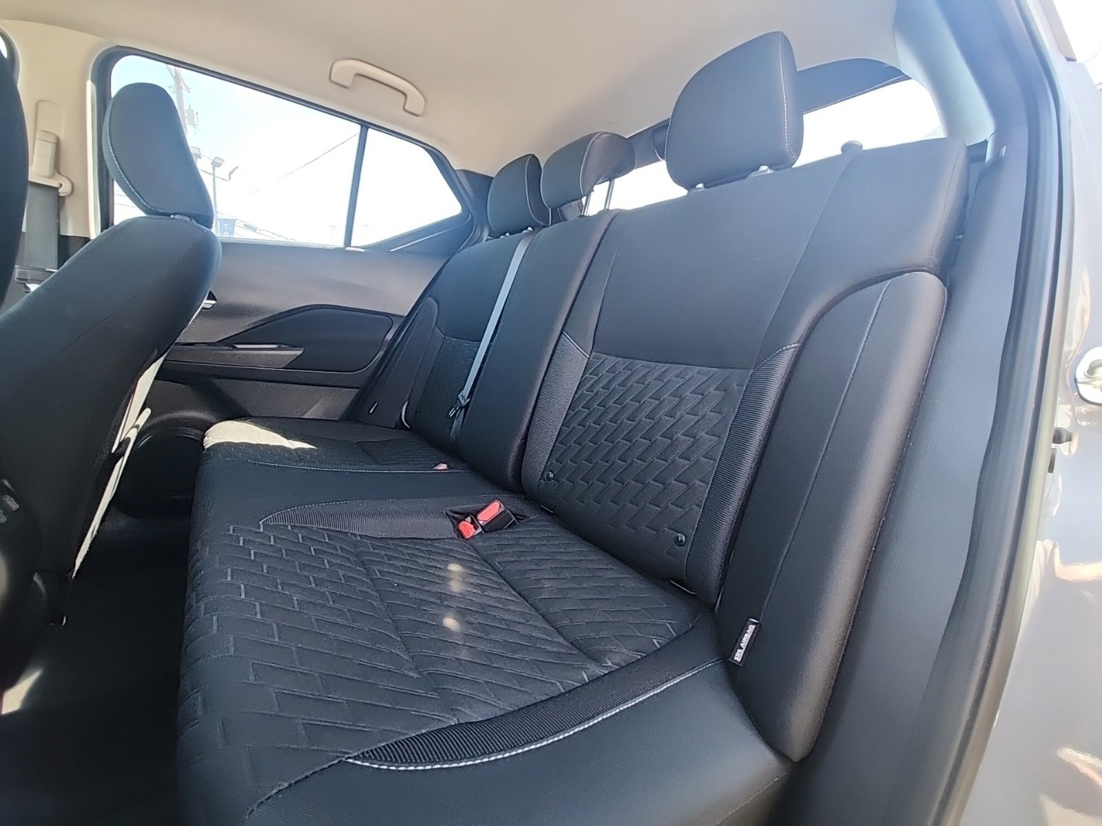 Used 2023 Nissan Kicks SV image 11