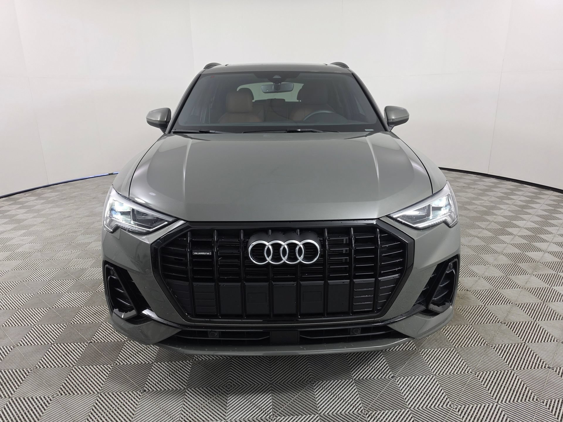 Certified 2025 Audi Q3 2.0T Premium w/ Convenience Plus Package AWD/4WD image 2