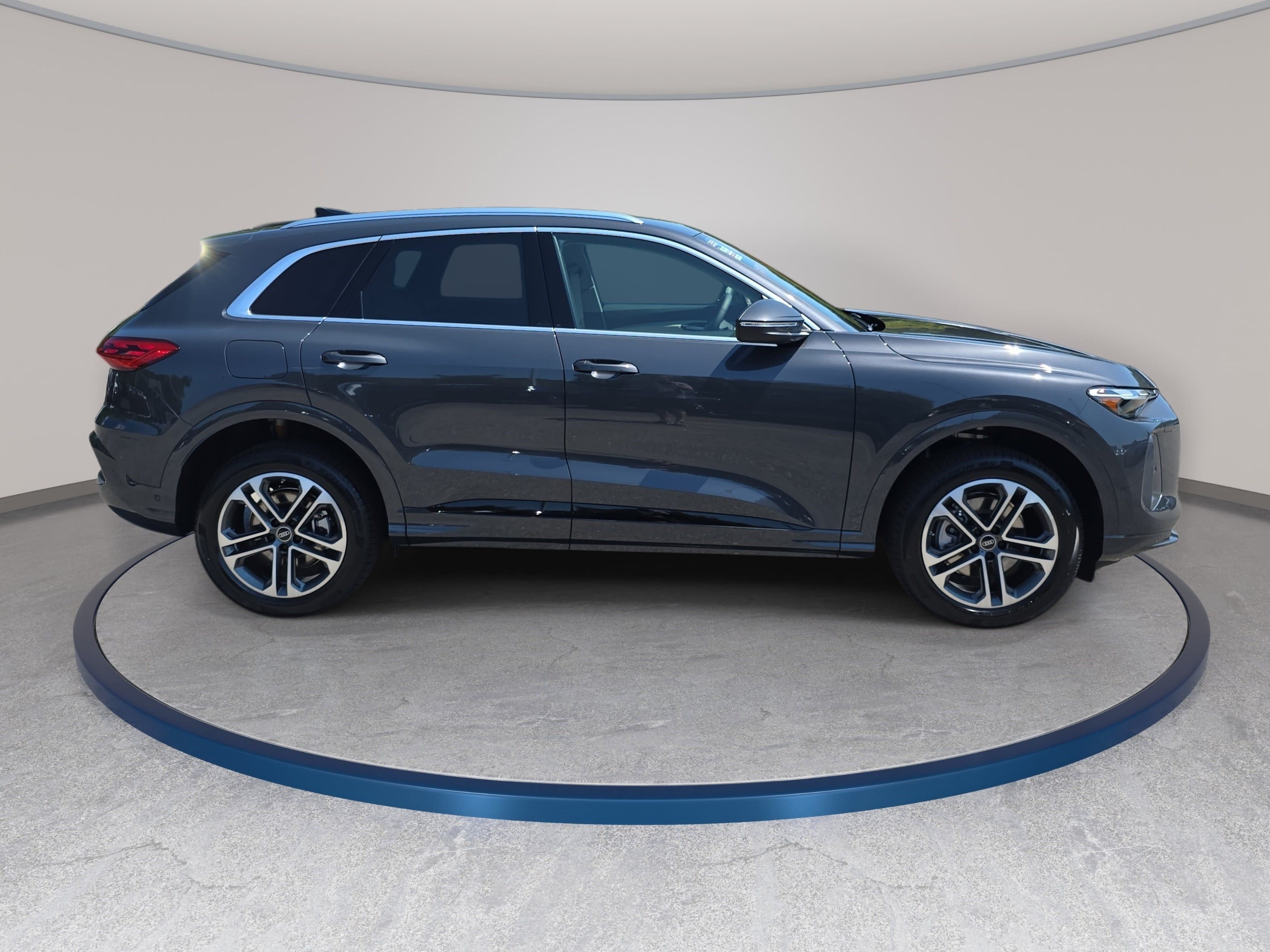 New 2026 Audi Q5 Premium AWD/4WD image 4