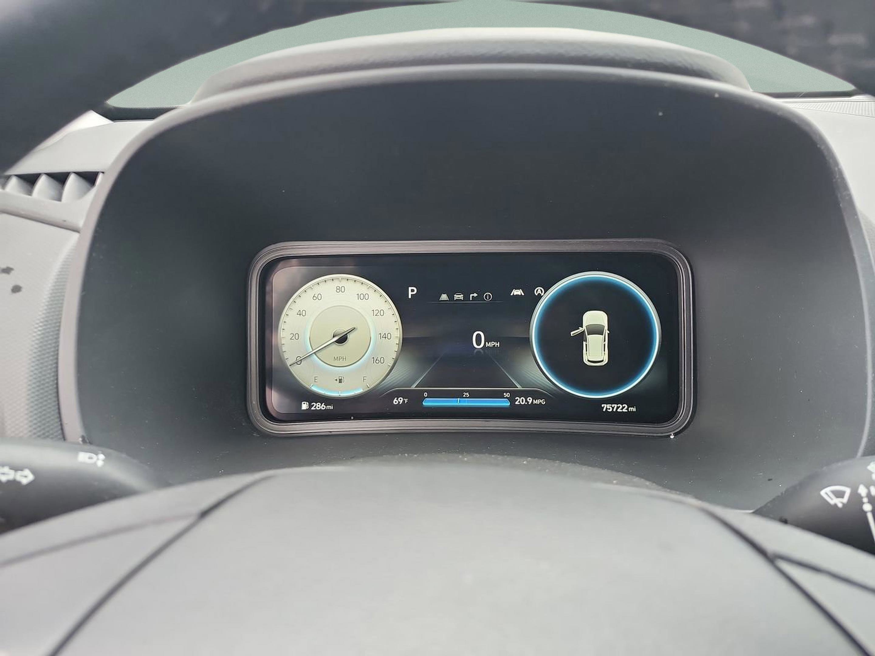 Certified 2022 Hyundai Kona Limited FWD image 10