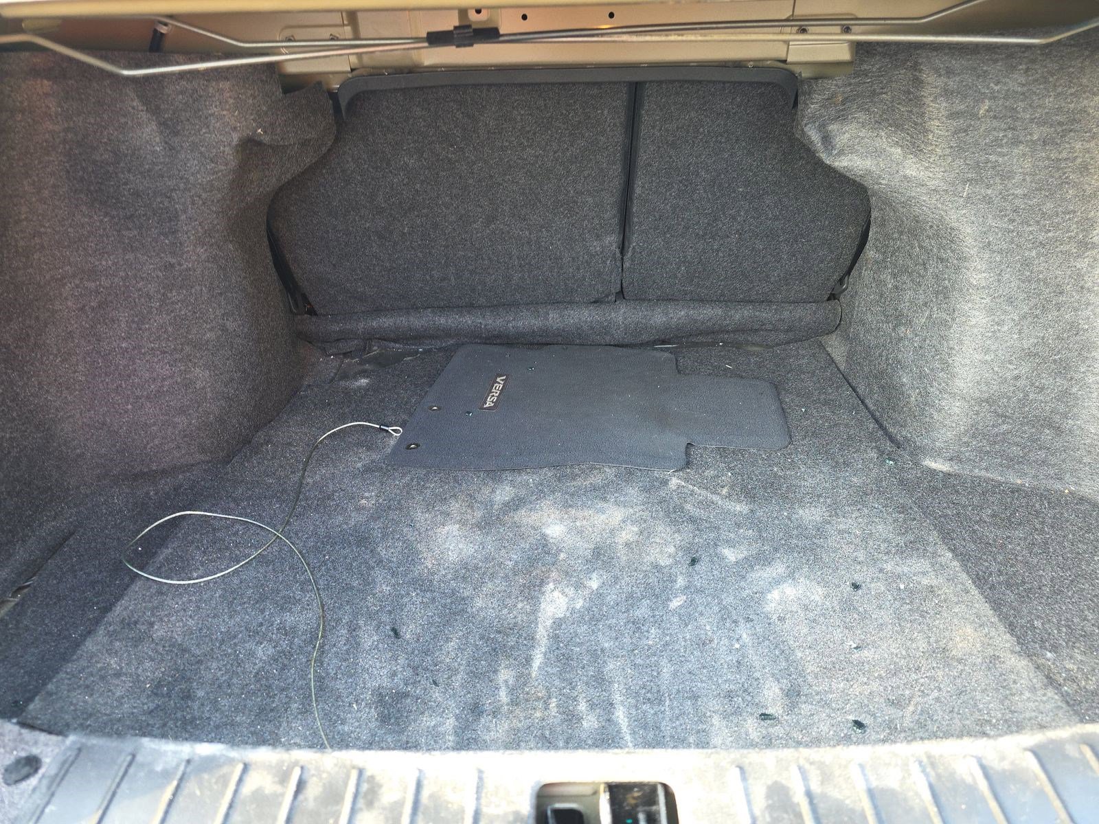 Used 2019 Nissan Versa SV image 13