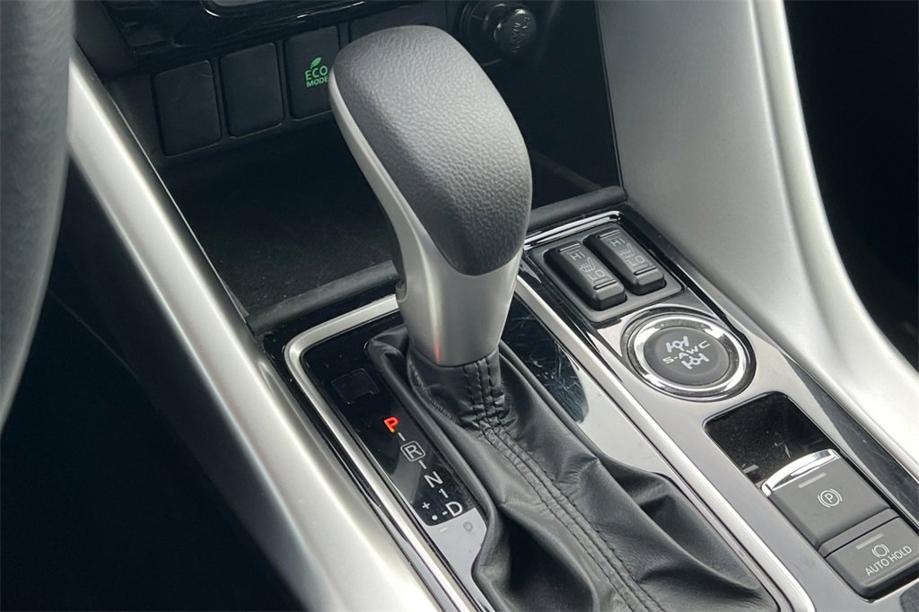 Used 2025 Mitsubishi Eclipse Cross Black Edition image 26